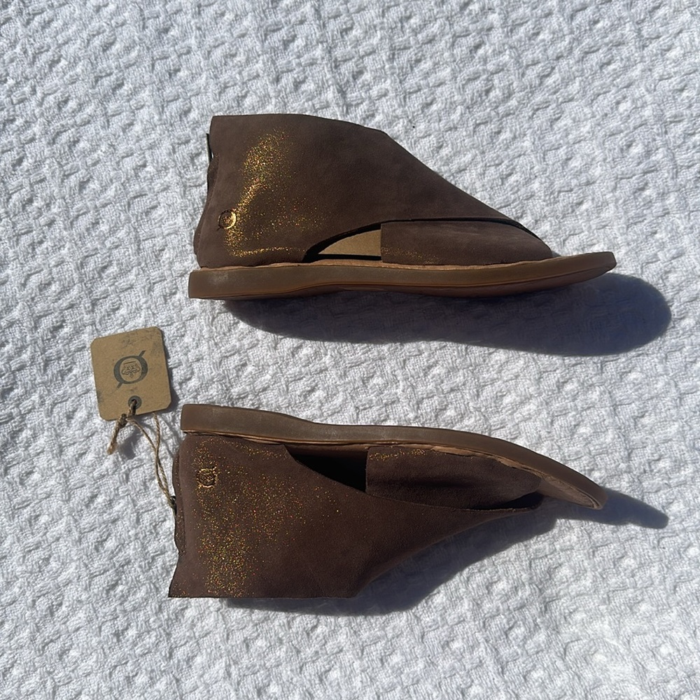 Born wrapped sandal taupe gold shimmer NEW - Picture 2 of 14